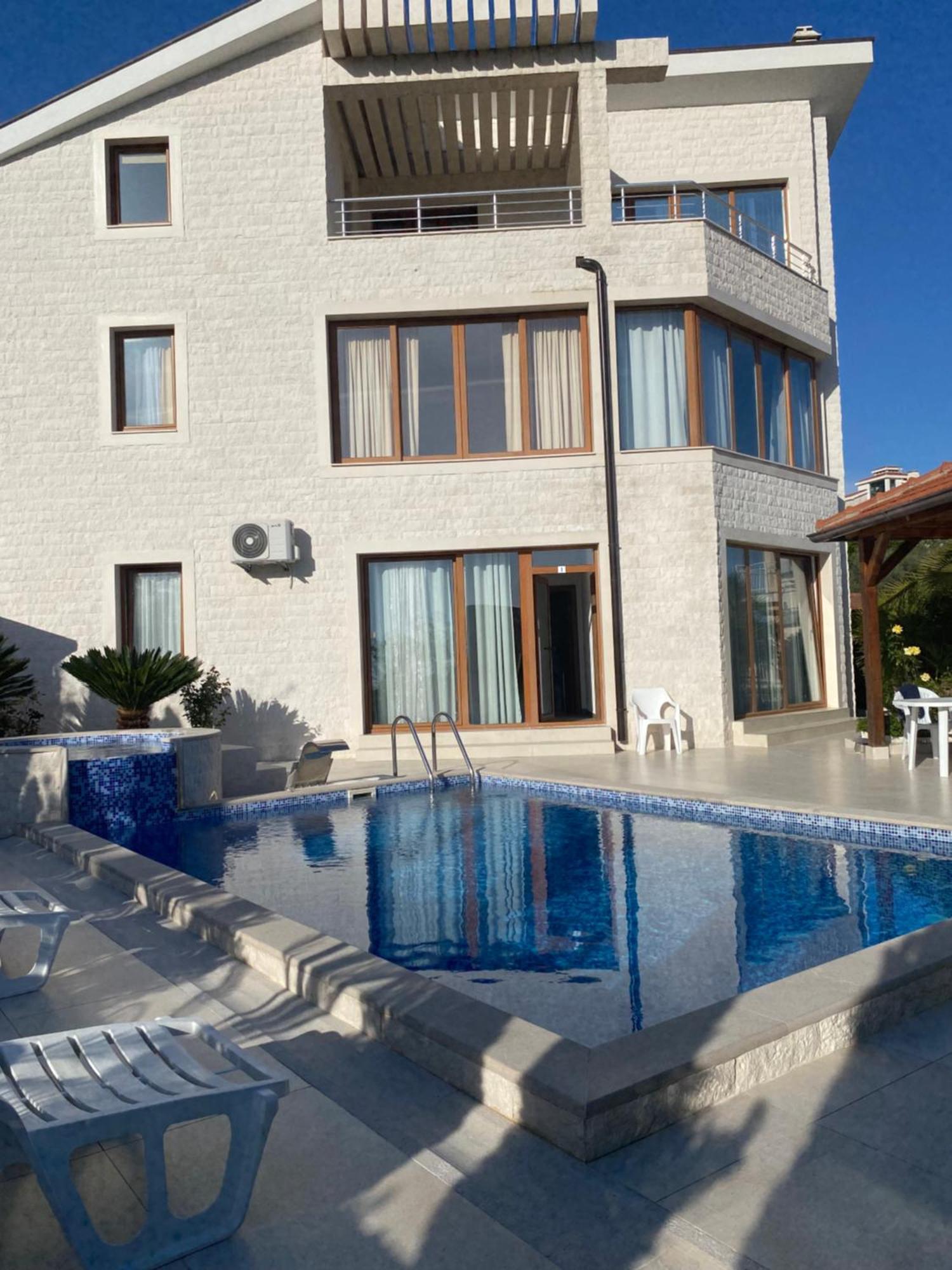 Villa Rakhimov ヘルツェグ・ノヴィ エクステリア 写真